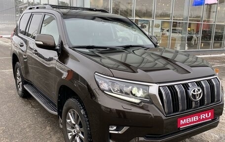 Toyota Land Cruiser Prado 150 рестайлинг 2, 2018 год, 5 600 000 рублей, 3 фотография