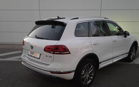 Volkswagen Touareg III, 2017 год, 3 590 000 рублей, 3 фотография