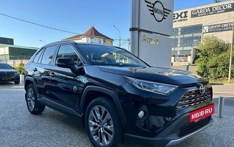 Toyota RAV4, 2021 год, 3 790 000 рублей, 2 фотография