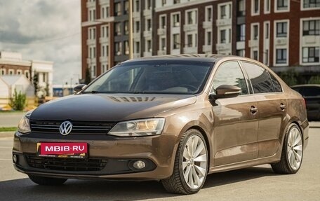 Volkswagen Jetta VI, 2012 год, 1 115 000 рублей, 2 фотография