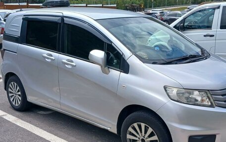 Honda Freed I, 2010 год, 870 000 рублей, 2 фотография