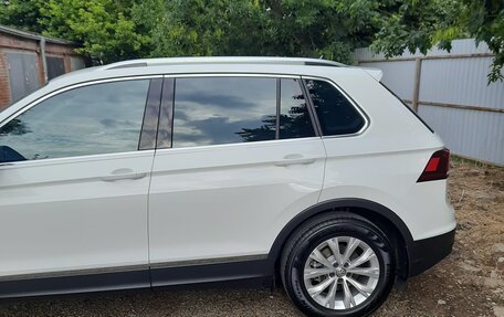 Volkswagen Tiguan II, 2017 год, 3 100 000 рублей, 3 фотография