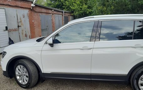 Volkswagen Tiguan II, 2017 год, 3 100 000 рублей, 2 фотография