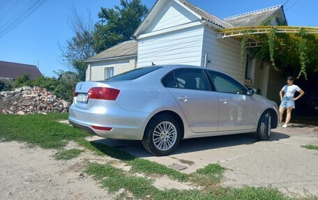 Volkswagen Jetta VI, 2013 год, 1 050 000 рублей, 5 фотография