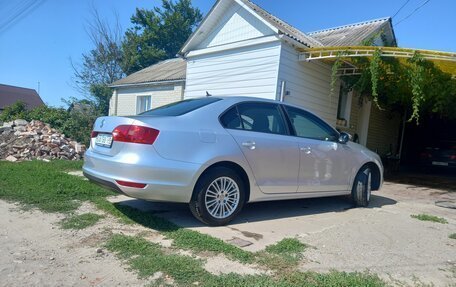 Volkswagen Jetta VI, 2013 год, 1 050 000 рублей, 4 фотография