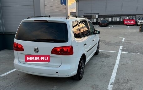 Volkswagen Touran III, 2014 год, 900 000 рублей, 2 фотография