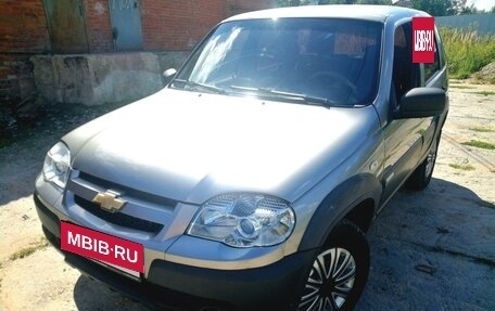 Chevrolet Niva I рестайлинг, 2013 год, 460 000 рублей, 2 фотография