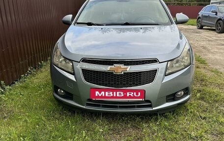 Chevrolet Cruze II, 2011 год, 750 000 рублей, 2 фотография