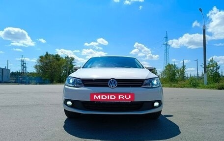 Volkswagen Jetta VI, 2013 год, 1 400 000 рублей, 4 фотография