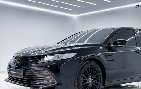 Toyota Camry, 2018 год, 3 699 000 рублей, 2 фотография