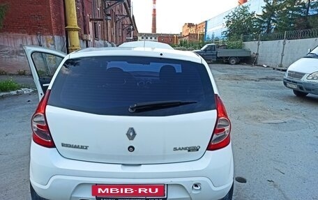 Renault Sandero I, 2012 год, 670 000 рублей, 2 фотография