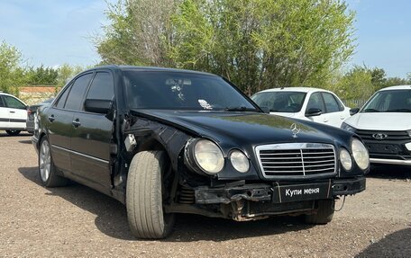 Mercedes-Benz E-Класс, 1997 год, 300 000 рублей, 1 фотография