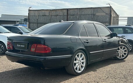 Mercedes-Benz E-Класс, 1997 год, 300 000 рублей, 2 фотография