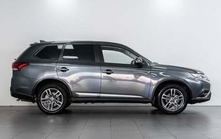 Mitsubishi Outlander III рестайлинг 3, 2020 год, 2 869 000 рублей, 5 фотография