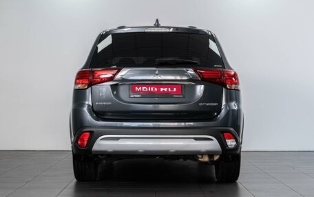 Mitsubishi Outlander III рестайлинг 3, 2020 год, 2 869 000 рублей, 4 фотография