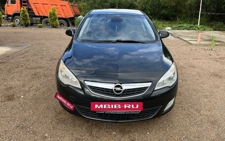 Opel Astra J, 2011 год, 755 000 рублей, 3 фотография