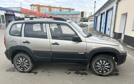 Chevrolet Niva I рестайлинг, 2013 год, 550 000 рублей, 3 фотография