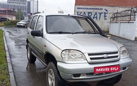 Chevrolet Niva I рестайлинг, 2003 год, 600 000 рублей, 2 фотография