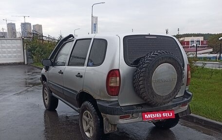 Chevrolet Niva I рестайлинг, 2003 год, 600 000 рублей, 3 фотография