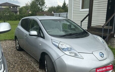 Nissan Leaf I, 2011 год, 760 000 рублей, 2 фотография