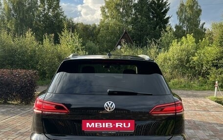 Volkswagen Touareg III, 2018 год, 3 750 000 рублей, 4 фотография