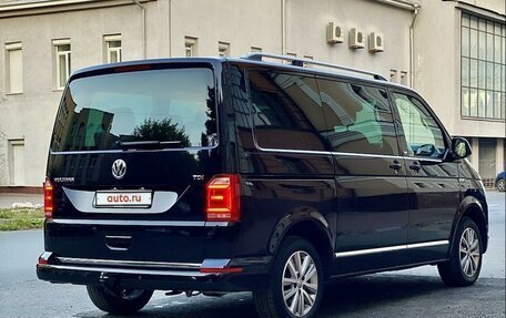 Volkswagen Multivan T6 рестайлинг, 2018 год, 4 300 000 рублей, 5 фотография