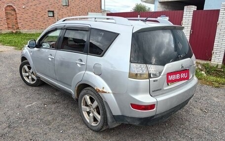 Mitsubishi Outlander III рестайлинг 3, 2007 год, 660 000 рублей, 2 фотография