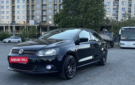 Volkswagen Polo VI (EU Market), 2011 год, 850 000 рублей, 2 фотография