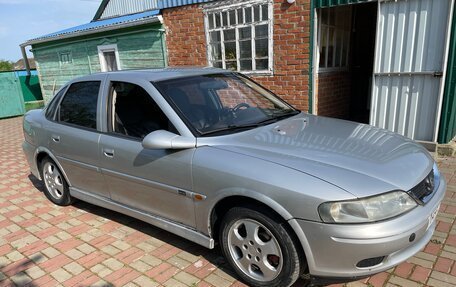 Opel Vectra B рестайлинг, 2000 год, 300 000 рублей, 2 фотография