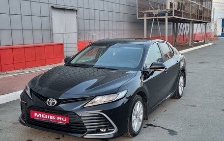 Toyota Camry, 2021 год, 3 620 000 рублей, 3 фотография