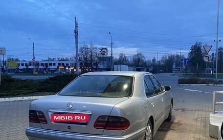 Mercedes-Benz E-Класс, 1997 год, 635 000 рублей, 2 фотография