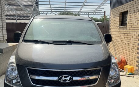 Hyundai H-1 II рестайлинг, 2012 год, 1 220 000 рублей, 1 фотография