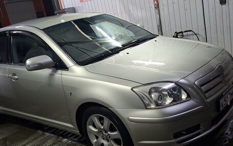 Toyota Avensis III рестайлинг, 2004 год, 845 000 рублей, 3 фотография