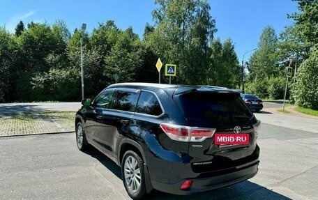 Toyota Highlander III, 2014 год, 3 150 000 рублей, 2 фотография