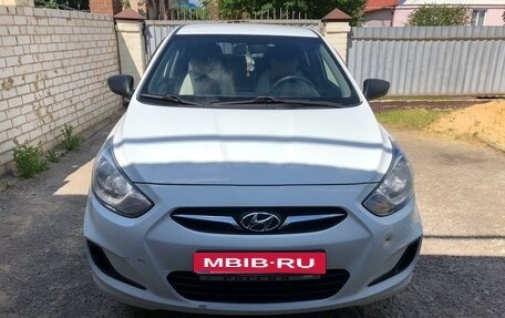 Hyundai Solaris II рестайлинг, 2012 год, 790 000 рублей, 1 фотография