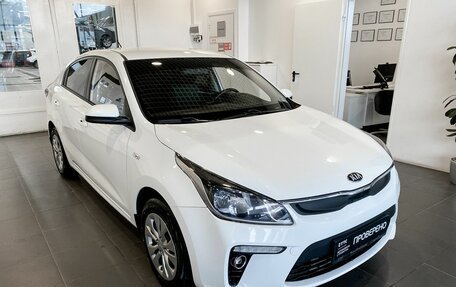 KIA Rio IV, 2018 год, 1 450 000 рублей, 2 фотография