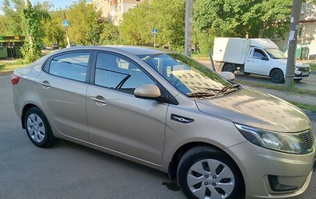 KIA Rio III рестайлинг, 2014 год, 970 000 рублей, 2 фотография