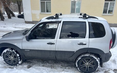 Chevrolet Niva I рестайлинг, 2012 год, 700 000 рублей, 2 фотография