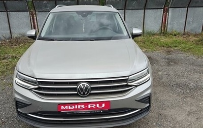 Volkswagen Tiguan II, 2021 год, 3 600 000 рублей, 1 фотография