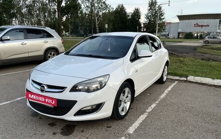 Opel Astra J, 2013 год, 820 000 рублей, 2 фотография