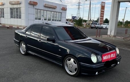 Mercedes-Benz E-Класс, 1999 год, 830 000 рублей, 1 фотография