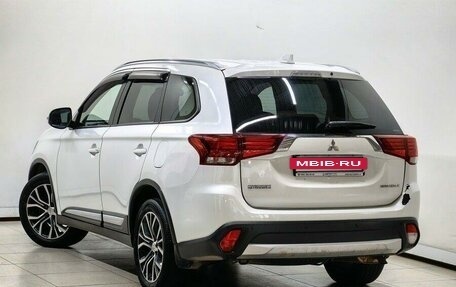 Mitsubishi Outlander III рестайлинг 3, 2017 год, 2 130 000 рублей, 3 фотография