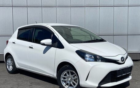 Toyota Vitz, 2015 год, 869 000 рублей, 2 фотография