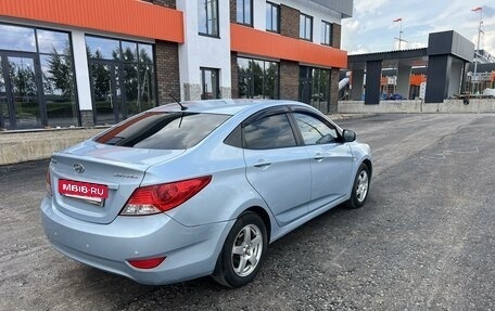 Hyundai Solaris II рестайлинг, 2013 год, 800 000 рублей, 3 фотография