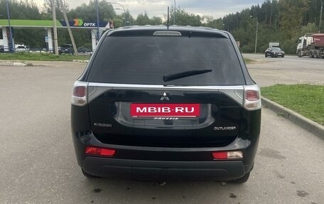 Mitsubishi Outlander III рестайлинг 3, 2012 год, 1 300 000 рублей, 5 фотография