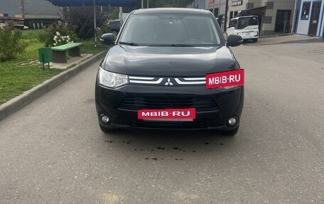 Mitsubishi Outlander III рестайлинг 3, 2012 год, 1 300 000 рублей, 3 фотография