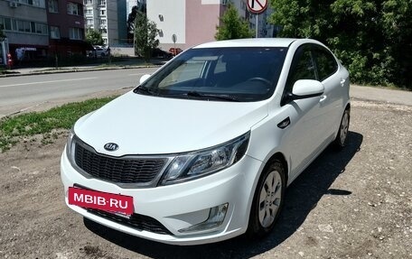 KIA Rio III рестайлинг, 2015 год, 875 000 рублей, 2 фотография