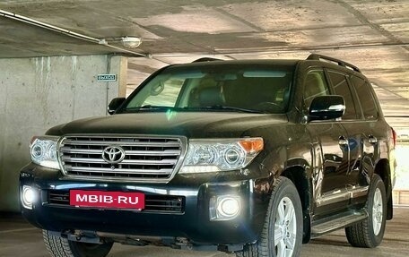 Toyota Land Cruiser 200, 2014 год, 5 300 000 рублей, 3 фотография