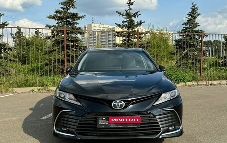 Toyota Camry, 2021 год, 3 150 000 рублей, 2 фотография