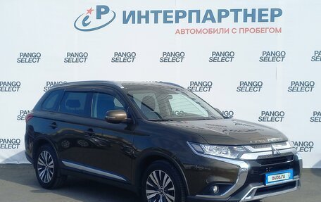 Mitsubishi Outlander III рестайлинг 3, 2019 год, 2 520 000 рублей, 3 фотография